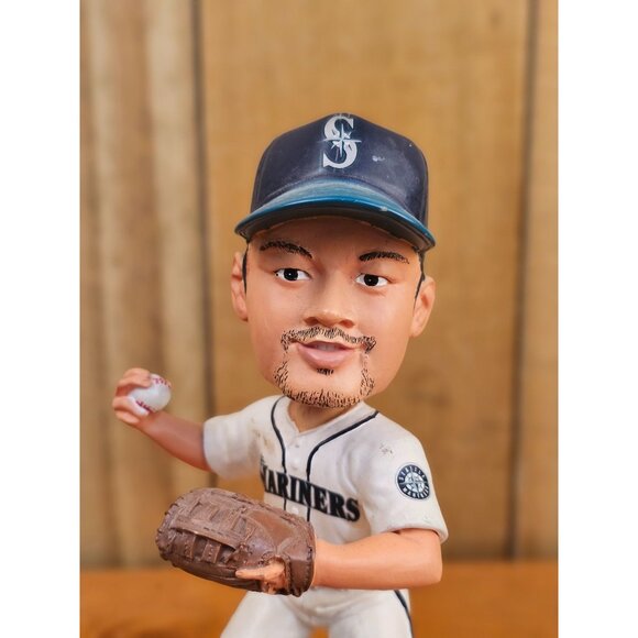 Ichiro Suzuki, Seattle Mariners Collectible Bobblehead - Picture 9 of 10